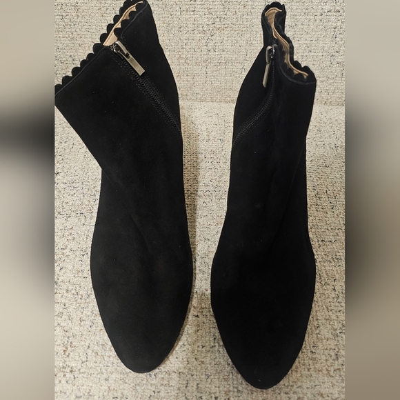 Nordstrom Rack Shoes - New Suede Chic Black Ankle Booties